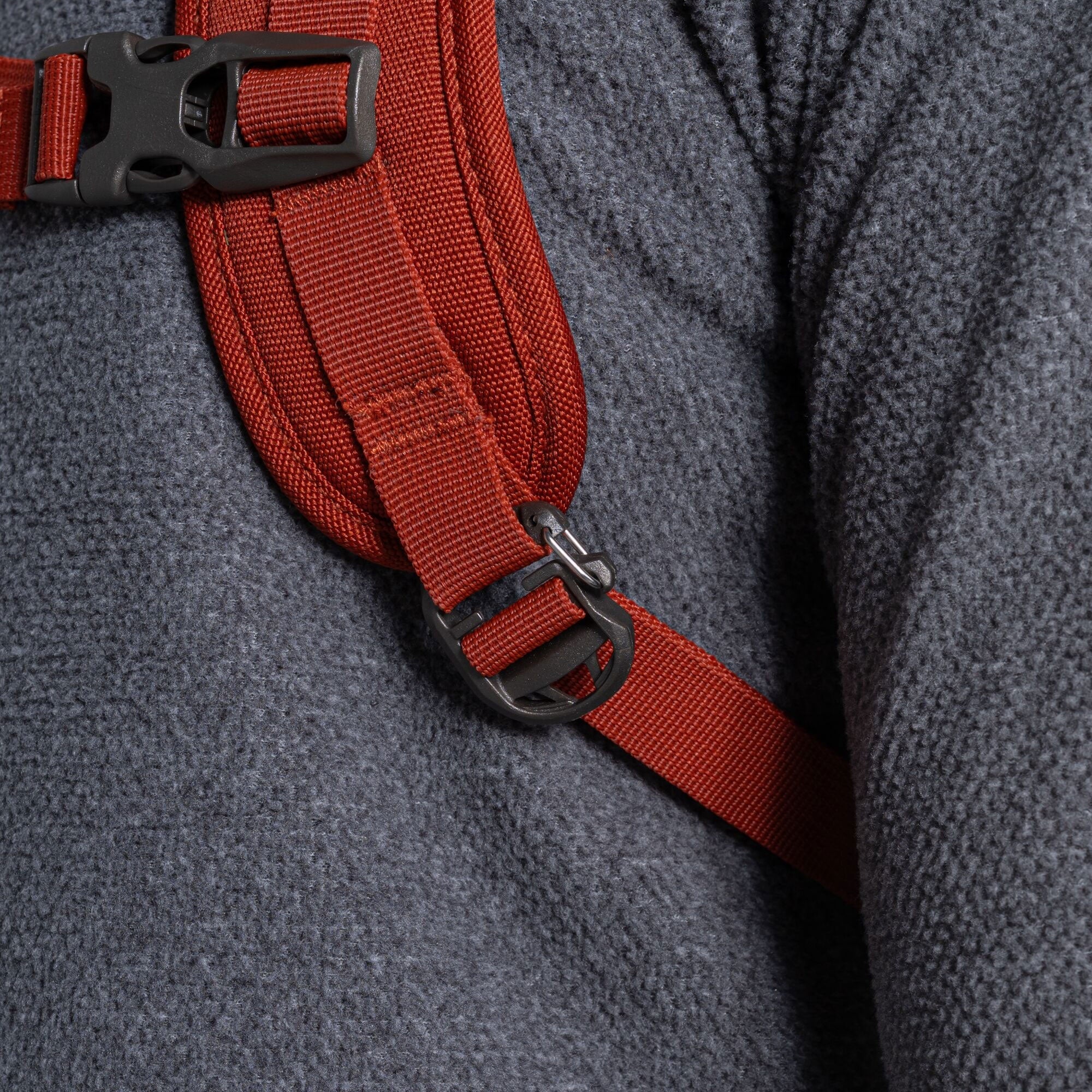 Craghoppers 20L Kiwi Classic Rolltop Backpack II | Red Beach - Image 4