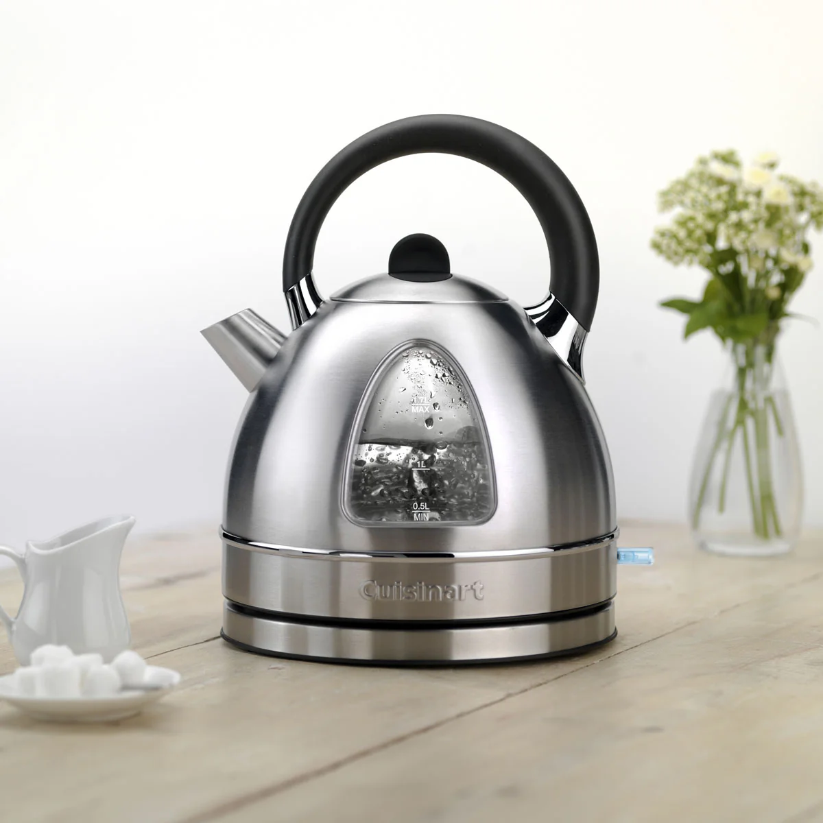 Cuisinart Signature Collection Traditional Kettle in Brushed Steel - Image 2