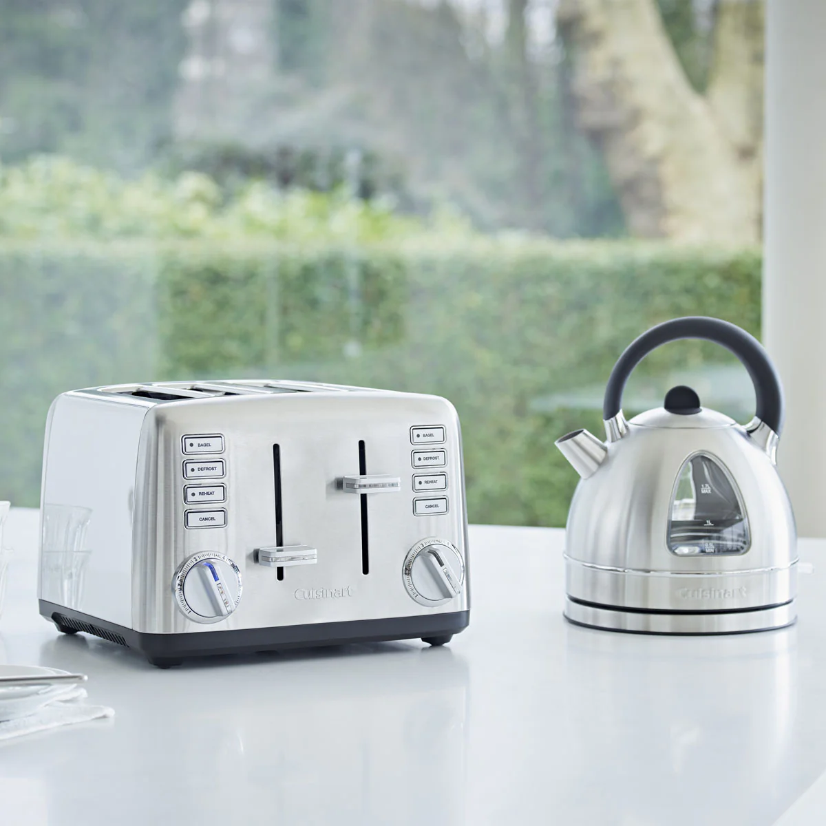 Cuisinart Signature Collection Traditional Kettle in Brushed Steel - Image 3