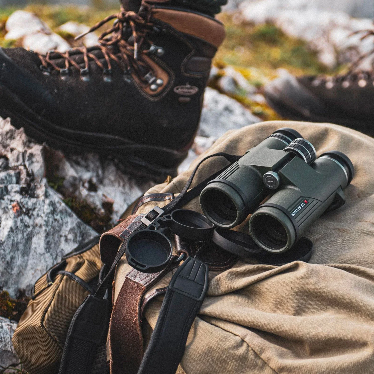 Hawke Frontier HD X 8x42 Binoculars - Grey - Image 4