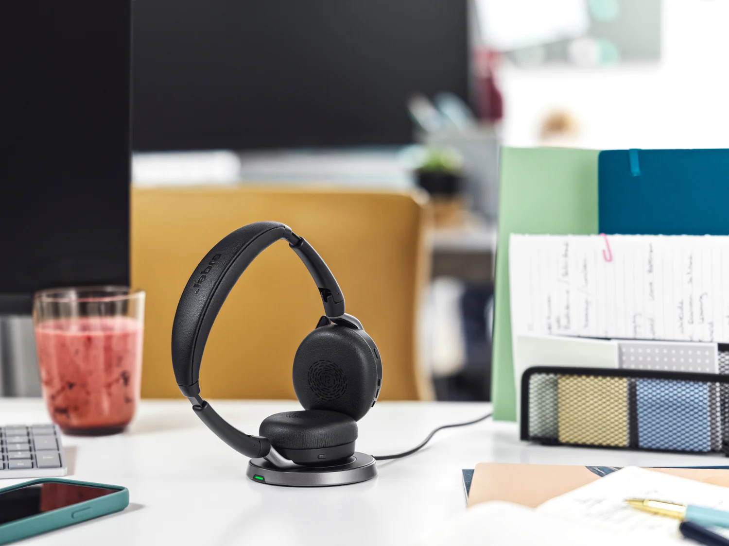 Jabra Evolve2 65 Flex USB-C MS Stereo Wireless Headset in Black with wireless charging - Image 4