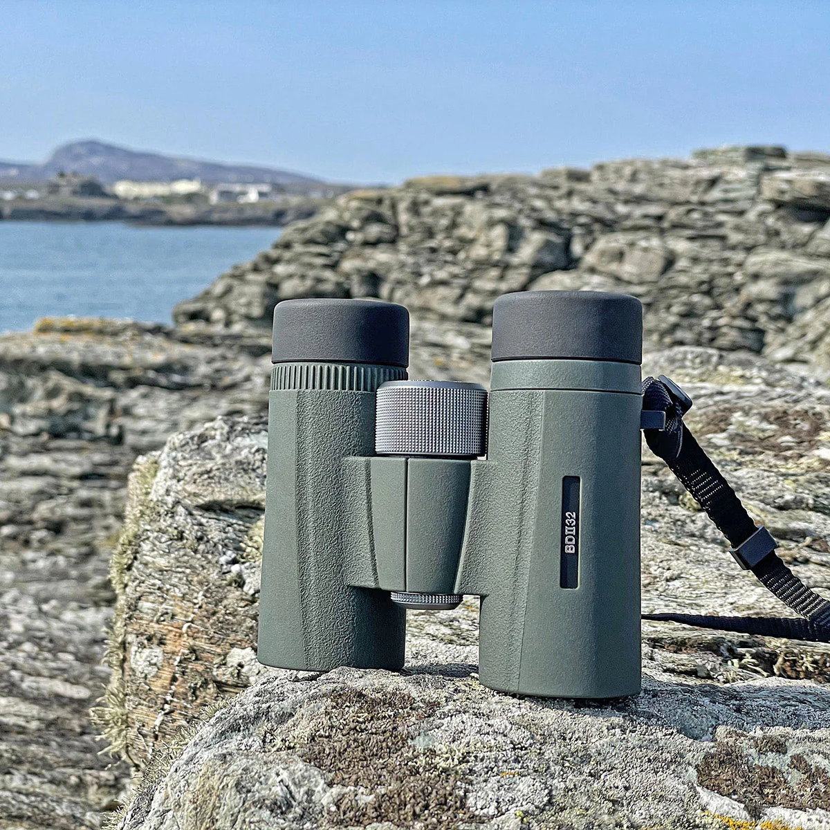 Kowa BD II 10x32 XD Binoculars - Image 8