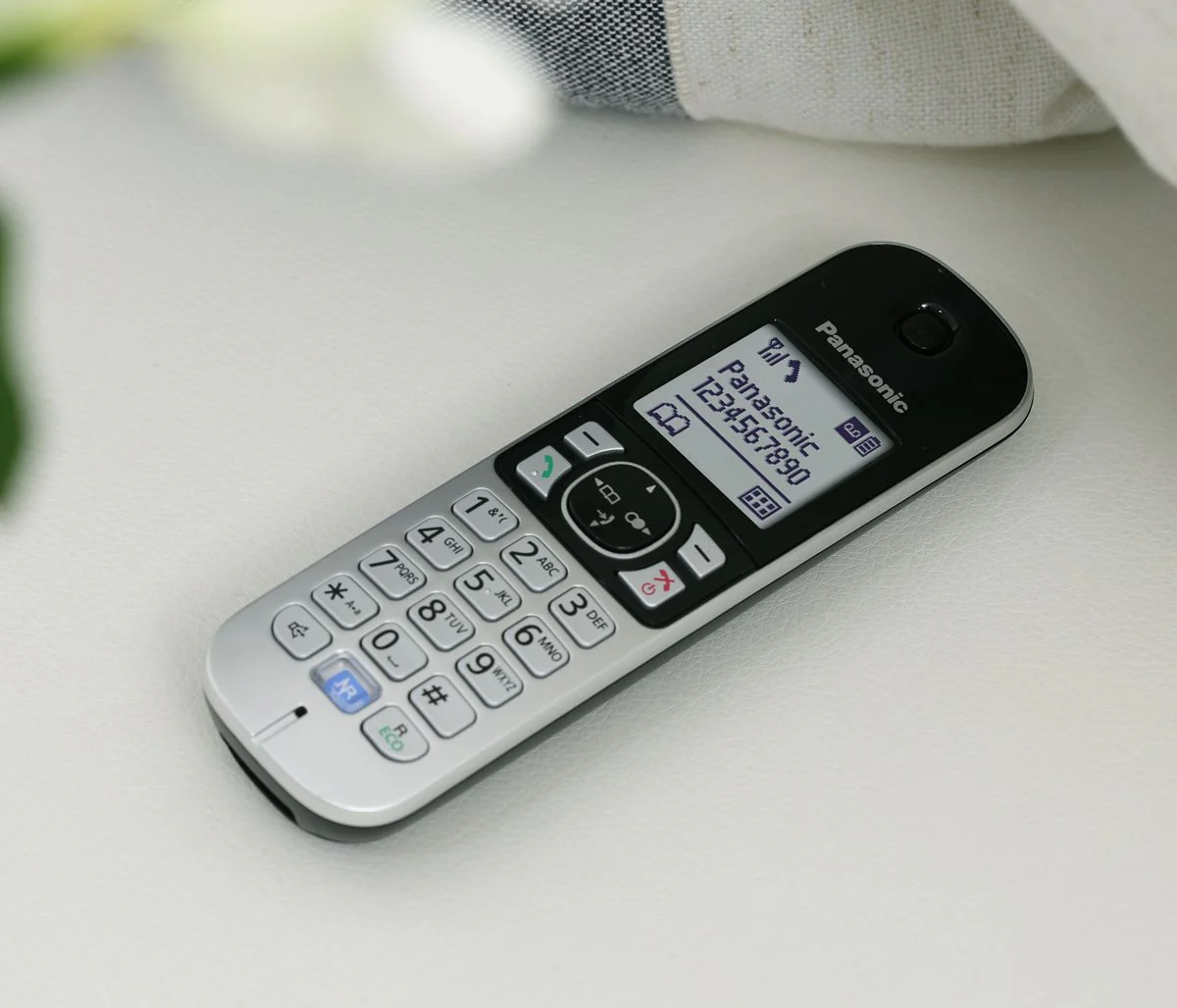 Panasonic KX-TG 6822 Cordless Phone, Twin Handset with Answer Machine - Image 5
